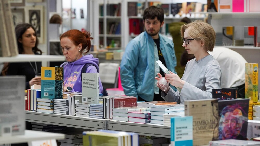 Нон-фикшен стал лидером в топе книг-бестселлеров в России